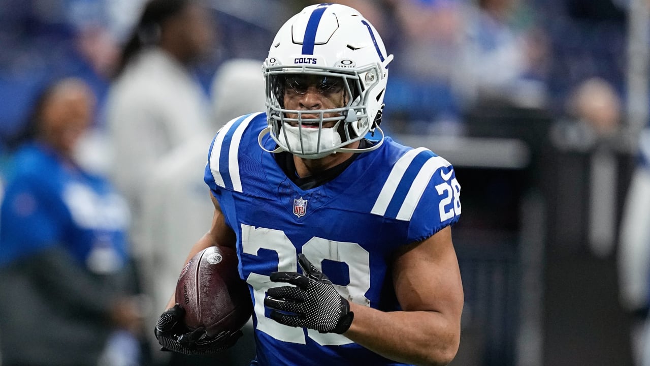 Colts' Jonathan Taylor misses out on fourth-and-1 chance after 188-yard rushing performance vs. Texans